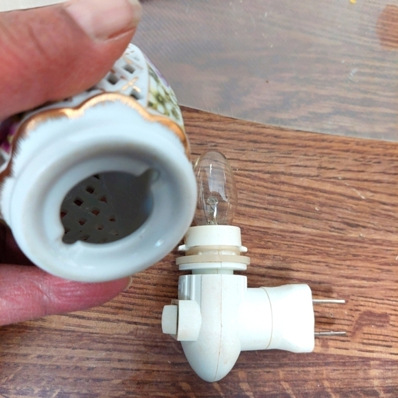 Sorelle Porcelain Floral Nightlight - Picture 4 of 6